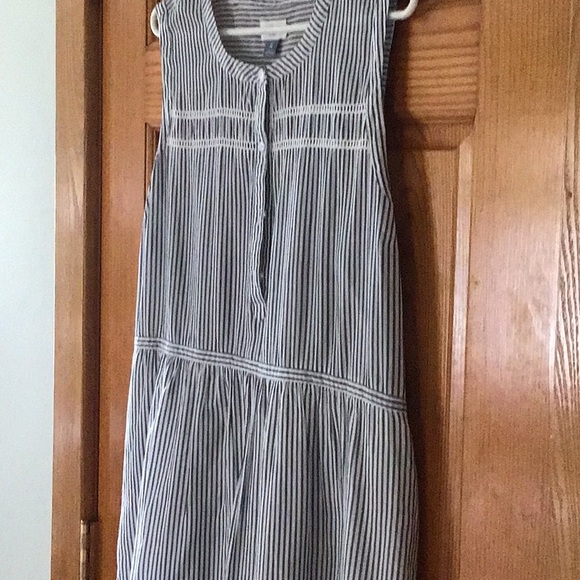 Dress - Picture 5 of 5